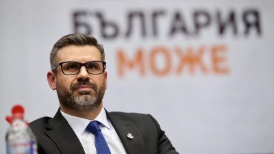 Кузман Илиев: Няма да си дадем регистрацията на Радев 