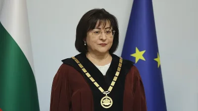 След като президентът Румен Радев депозира своята оставка погледите се