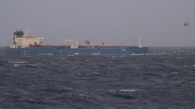 Франция задържа танкер от руския "сенчест" флот в Средиземно море