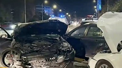 Двама загинаха при челен сблъсък край Бургас