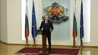 Световните агенции: Оставката на Радев е заявка за участие в парламентарните избори
