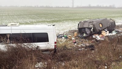 Два буса с украинска регистрация катастрофираха на Подбалканския път близо