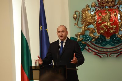 СОЦИОЛОГИЯ: 64% одобряват оставката на президента Радев