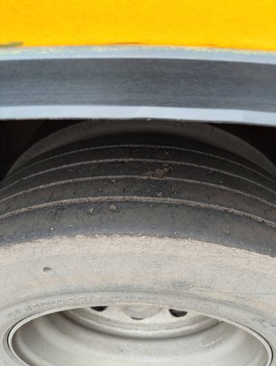 Граждани алармират: Автобусите в София са с износени летни гуми посред зима 