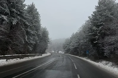 Родопите в снежен капан, натрупа 20 см сняг