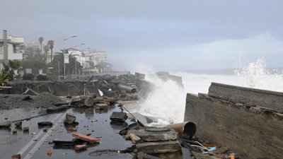 Бурята Хари връхлетяла крайбрежните райони на Южна Италия тази седмица