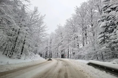 Движението през прохода Петрохан е блокирано от завъртял се на