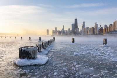 Невиждан студ: -37 градуса сковаха в лед Чикаго