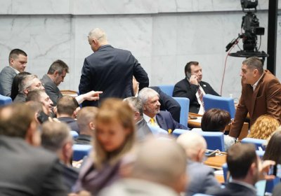 СЛЕД СКАНДАЛИ: Изборният кодекс все пак влезе в дневния ред на парламента