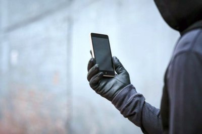 Възрастна жена даде близо 22 хил. лв. на ало измамници