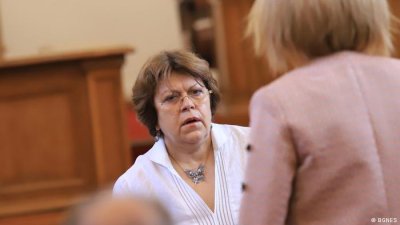 Татяна Дончева май мъничко завижда на мацките, които се изредиха на консултации в Президентството