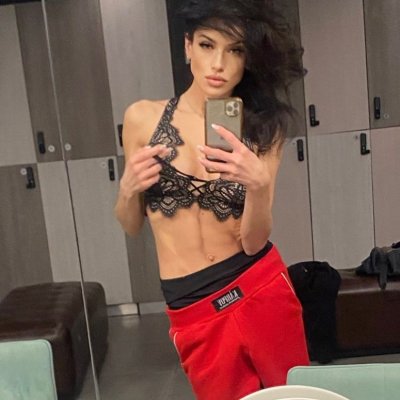 Роси Иванова вече тежи ужасяващите 40 килограма Русенката буквално разтърси