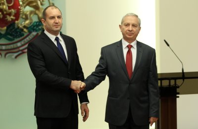 НАМЕК: Румен Радев вика тримата си премиери за водачи на листите?