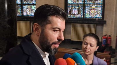 Кирил Петков: Оставам в партията, както и Лена Бориславова