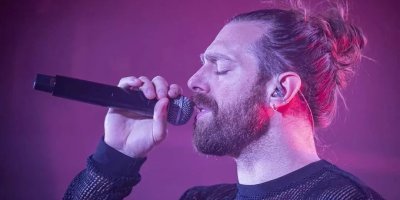 Канадският поп певец Джонатан Рой се среща лично с феновете си в София