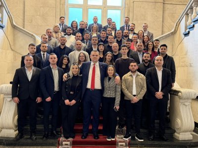 Пеевски посрещна нова група ученици в музея си 