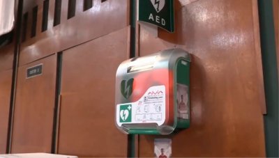 Родители почетоха паметта на сина си, закупувайки дефибрилатори