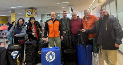Авторът на "Мамник" е с полярниците ни в най-южния чилийски град