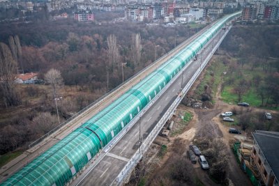 Обновление в кв. Мусагеница: Пуснаха движението по ремонтираното пътно платно на моста над р. Въртопо (СНИМКИ)