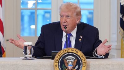 Американският президент Доналд Тръмп заяви че увеличава митата върху южнокорейския