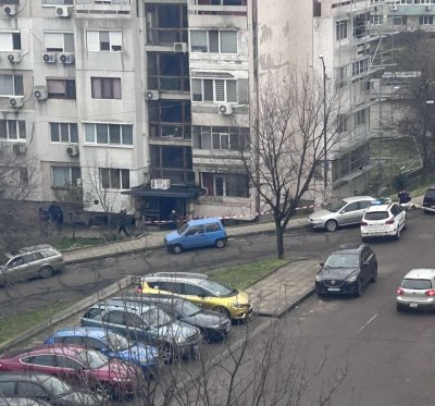 Полицията в Бургас отцепи блок заради ръчна граната