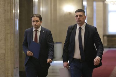 Божанов се опъна на Асен: Не можем да изключим Божанков и Лорер от листите 