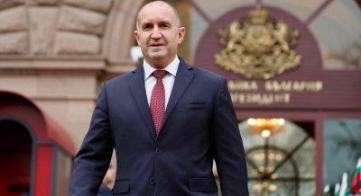 Радев: Да изгоним олигархията и да гледаме САЩ, Китай и Русия