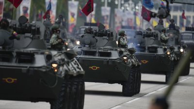 Венецуелската полиция и армия се заклеха във вярност на временния президент