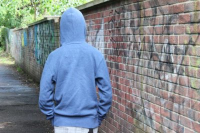 Полицейска закрила за 14-годишно момче, оставено без родителски надзор