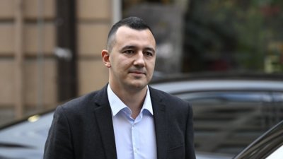 Зафиров не подаде оставката и на пленума, конгресът решава съдбата му