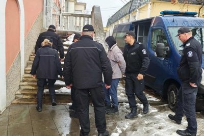 Доведоха в свищовския съд Детелин Аврамов и Анита Вачкова садистично измъчвали