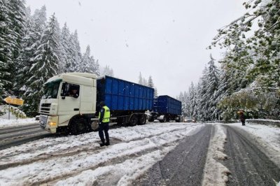 Движението през прохода Превала беше затруднено за около 90 минути заради