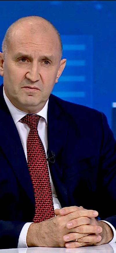 Само в Lupa.bg - eксперти съветват: Радев, обръсни си ръцете!