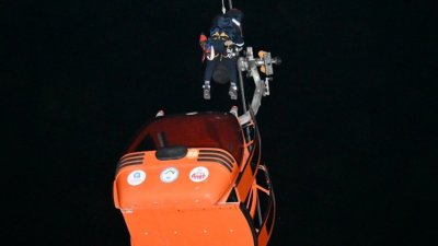 Повреда блокира 51 души в кабинков лифт край Бурса