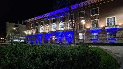 Млади физици мерят сили в Перник