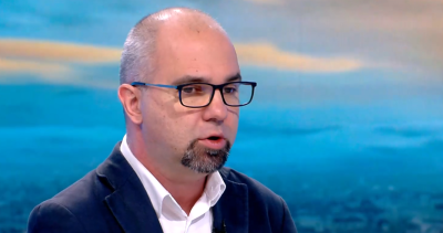 Политолог: Колкото по-дълго Радев държи тази енигматичност, толкова по-малко удари понася