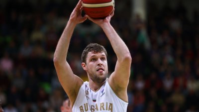 Общо 25 баскетболисти попаднаха в състава на мъжкия национален отбор