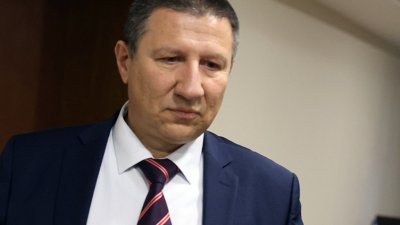 Конституционният съд събира становища по казуса "Сарафов"