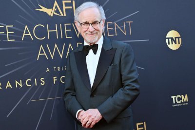 Стивън Спилбърг и Далай Лама спечелиха първите си награди "Грами"