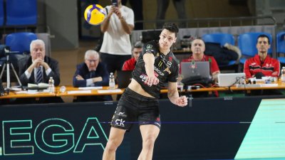 Алекс Николов - посрещач №1