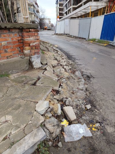 Поморийци се чудят и маят защо продължават да живеят в кочина! (СНИМКИ)