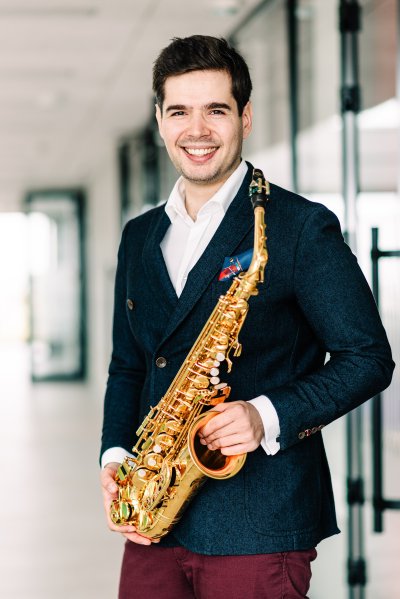 Концерт за саксофон от Джон Уилямс звучи в зала &bdquo;България&rdquo; дни преди рождения му ден