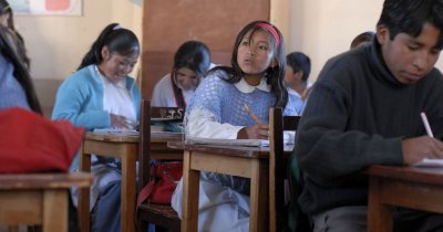 Боливия забрани телефоните в училищата