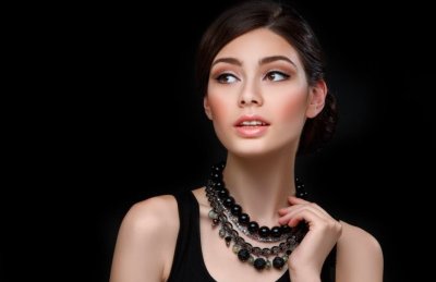 Дойде ли краят на масивните бижута или точно обратното?