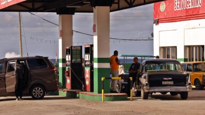 Куба ограничава обществения транспорт заради икономия на гориво