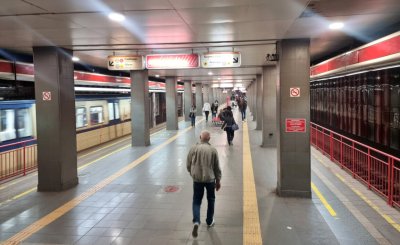 19-годишен намушка момче и изби зъб на 13-годишен в метрото