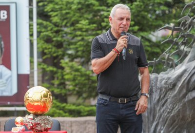 Наредиха Стоичков сред най-великите на Барса