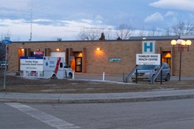 Кървавата баня в Тъмблър Ридж: 18-годишна убила майка си и брат си, после стреляла в училище