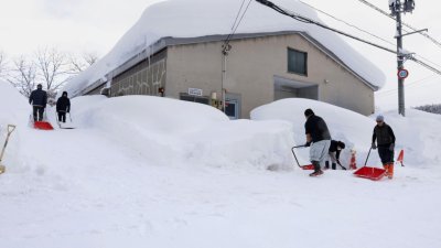 Най-малко 46 жертви на снеговалежите в Япония