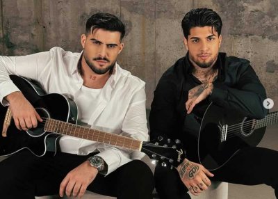 Изненадващ първи мъжки дует на Дениз и Антонио завладява фолка